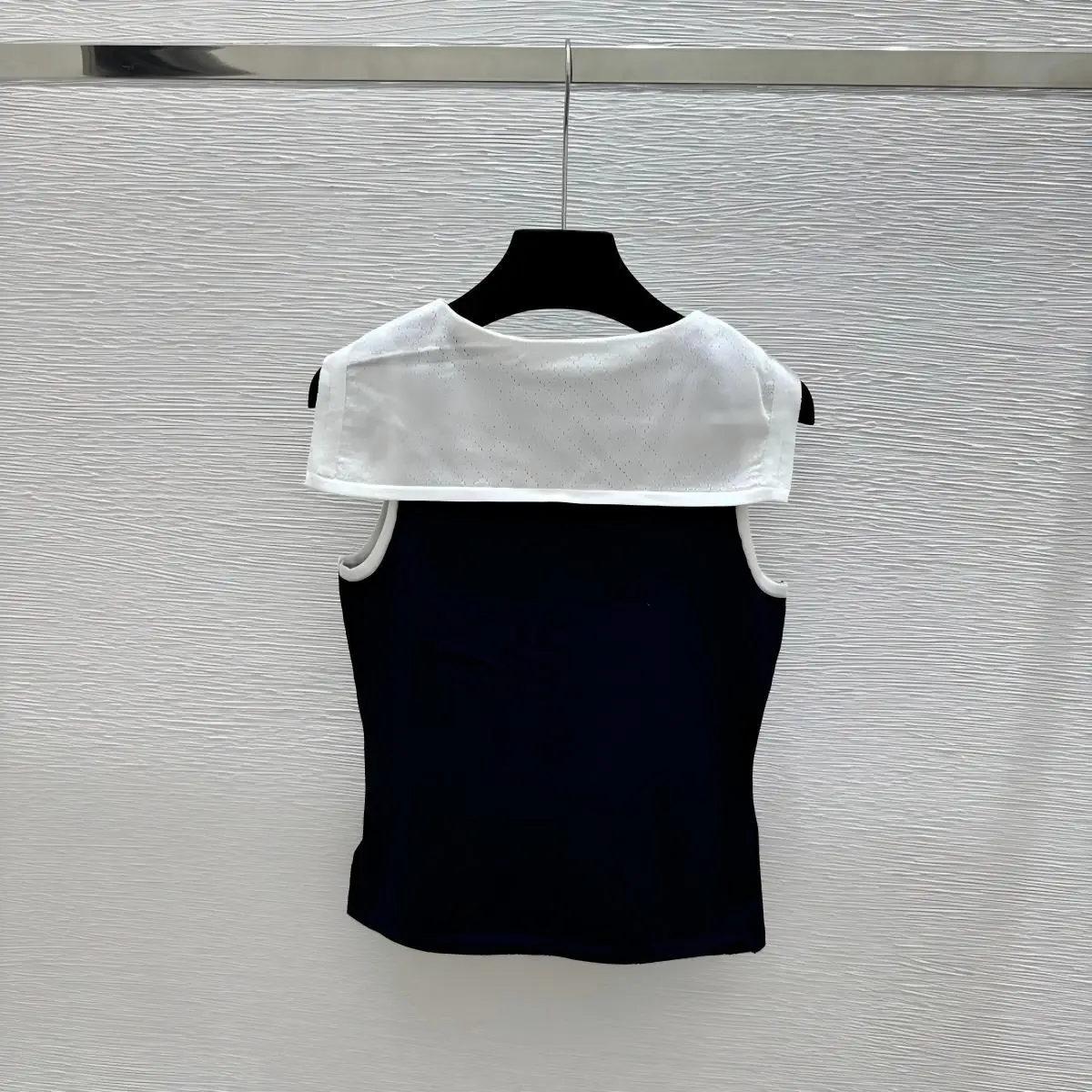 2026 high-quality new women's cross color navy collar knitted vest--hb724