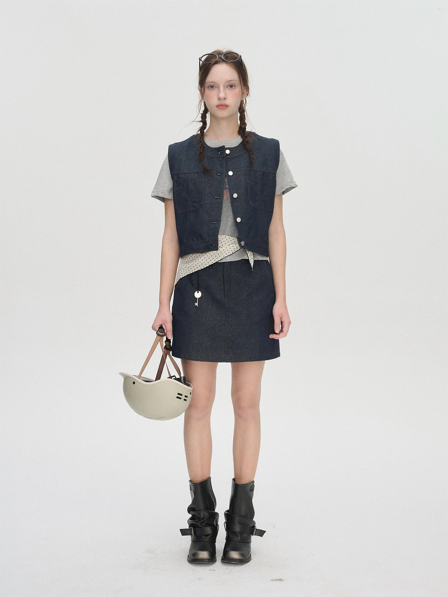 

Винтажный комплект в скандинавском стиле: мягкая джинсовая юбка-миди и жилет с коротким рукавом на пуговицах для женщин