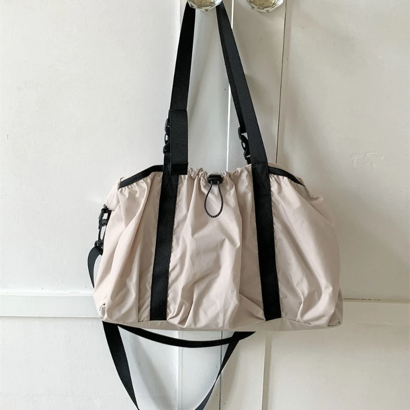 

New Korean Style Nylon Tote Bag Large Capacity Casual and Simple Commute Bag Fashionable and Versatile Shoulder Bag for Women