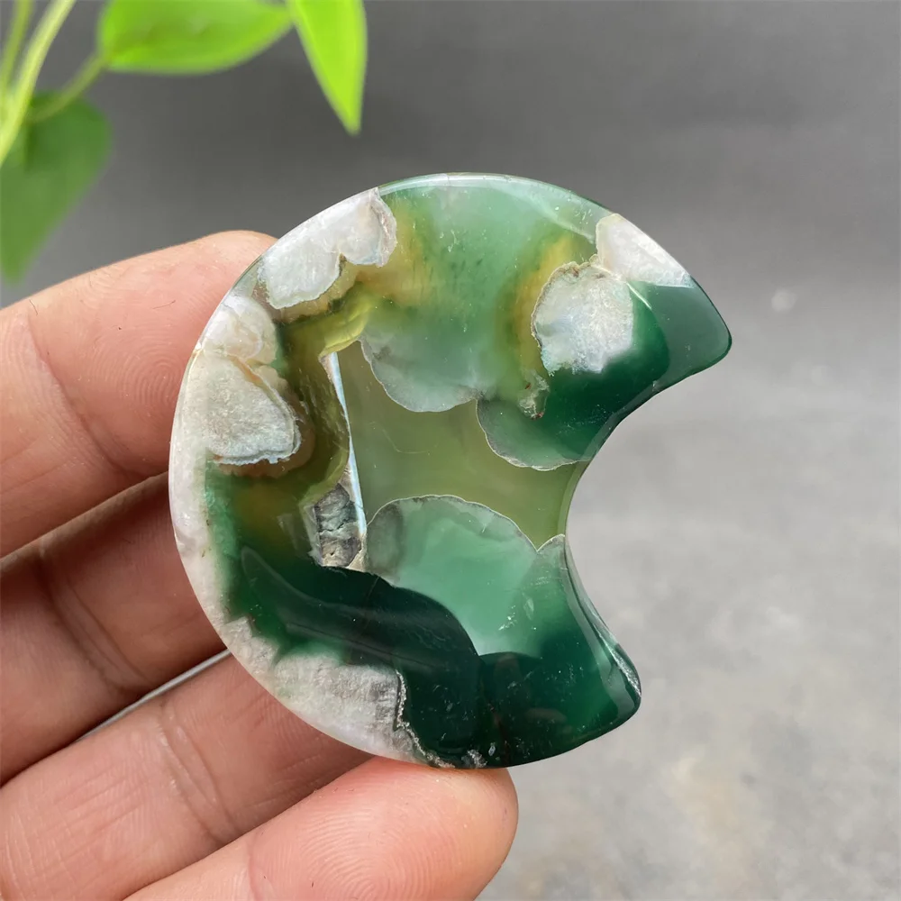 Natural Green Cherry Blossom Agate Crescent Moon Hand Polished Spiritual Healing Crystal Home Decoration Ornament