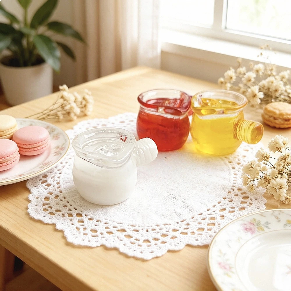 

100pcs Kawaii Simulation Mini Milk Jug Juice Tea Pot DIY Accessories for Keychain Jewelry Desktop Oranment Dollhouse Decor