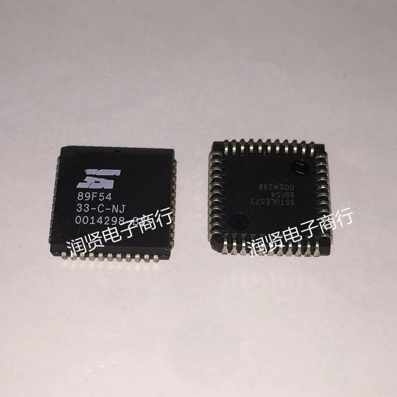 2 pezzi SST89C54-33-C-NJ nuovo originale PLCC