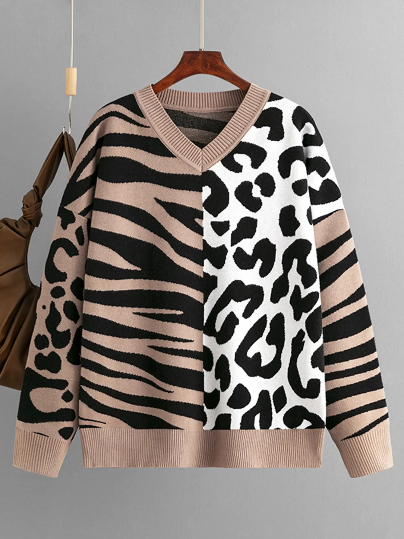 Women's Long Sleeve V-Neck Sweater Zebra-Stripe Leopard Print Stitching Casual Comfortable Autumn Winter Daily Wear