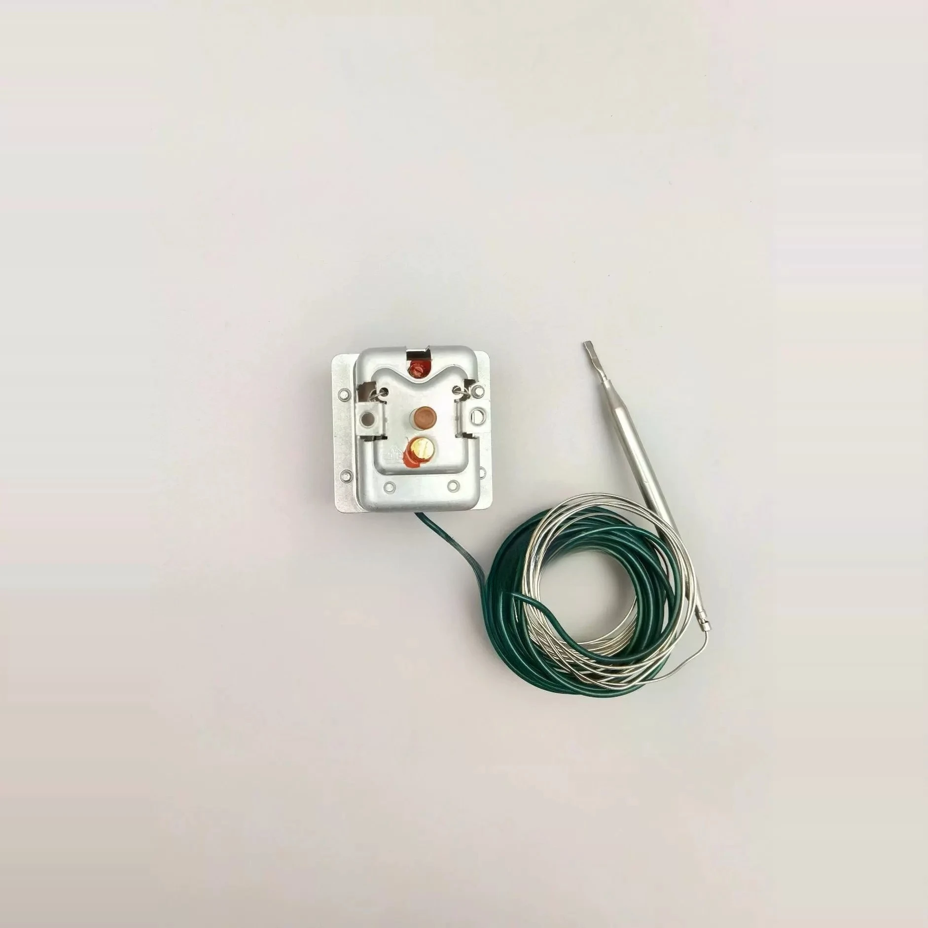 

Three Phase 150 Degree Manual Reset Temperature Limiter 55.32527.010