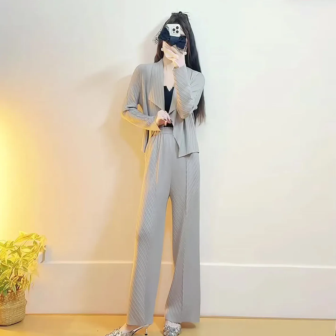 

Miyake Pleated Suit Female 2026 Summer New Cardigan Top Wide Leg Pants Senior Sense of Fashion Fashionable Two-piece Set Pleat