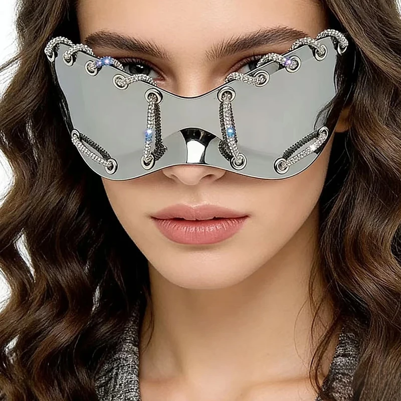 

New Exaggerat Oversized One-Piece Rhinestone Chain Sunglasses Y2K Retro Futuristic Men Women Sun Shades Street Party Eyewears