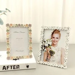 European Fashion Simple Metal Picture Frame Wedding Couple Souvenir Picture Frame Home Decoration Pieces