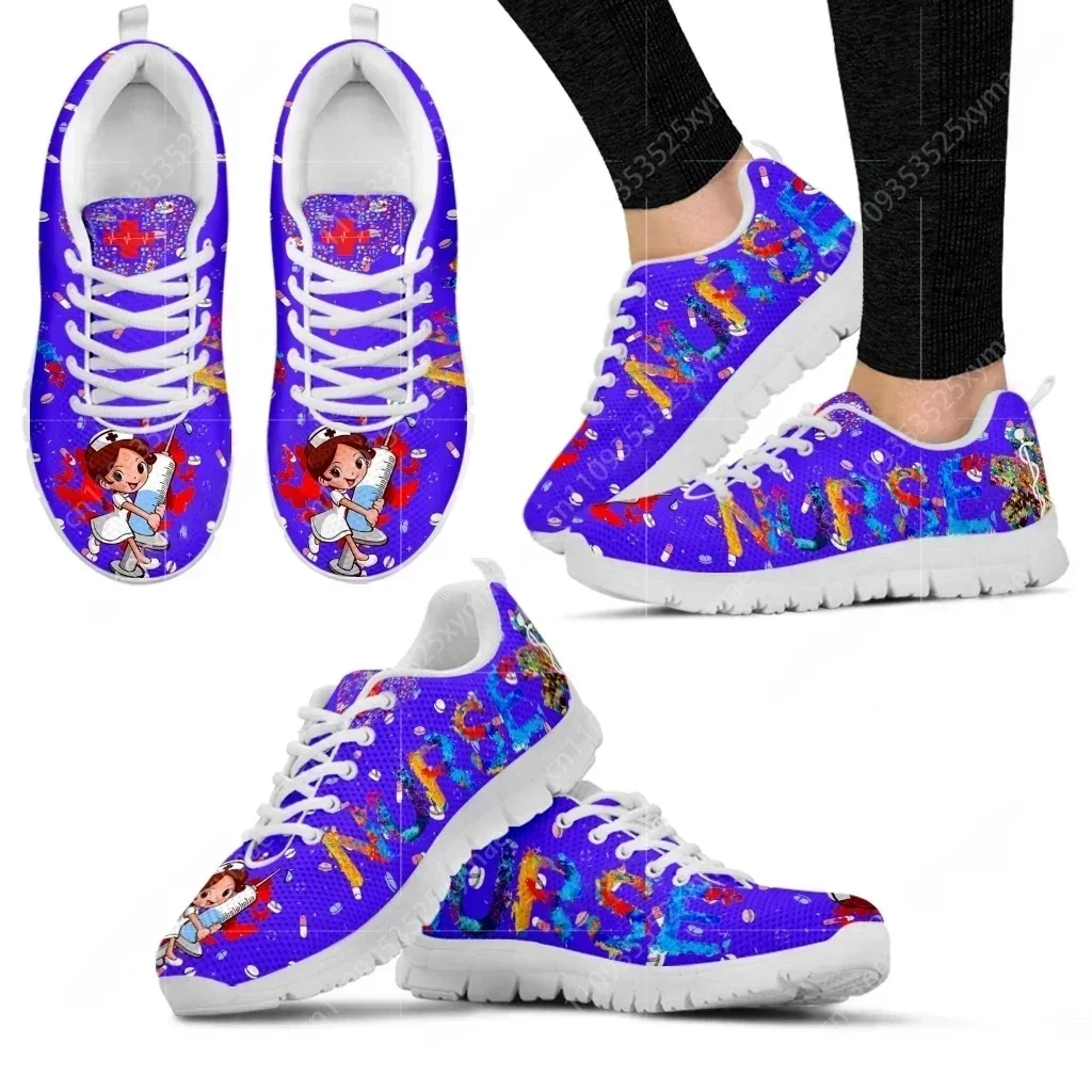 Chaussures de sport personnalisées à motif infirmière de dessin animé mignonnes pour femmes, respirantes, à lacets, plates et confortables