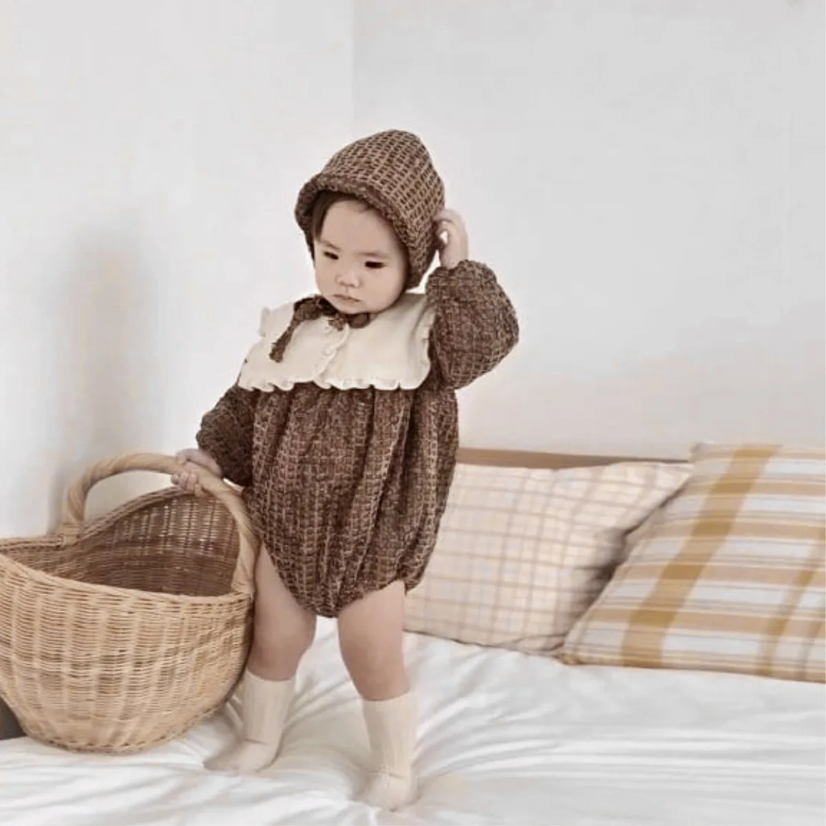 

2025 Winter New Baby Warm Waffle Bodysuit + Hat Plus Velvet Thick Infant Boy Girl Cotton Padded Jumpsuit Toddler Clothes 0-24M
