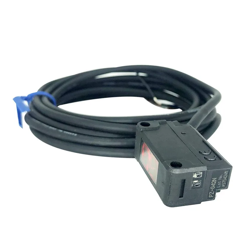 

New original PZ-G41N PZ-G42N built-in amplifier sensor photoelectric switch square reflection cable type