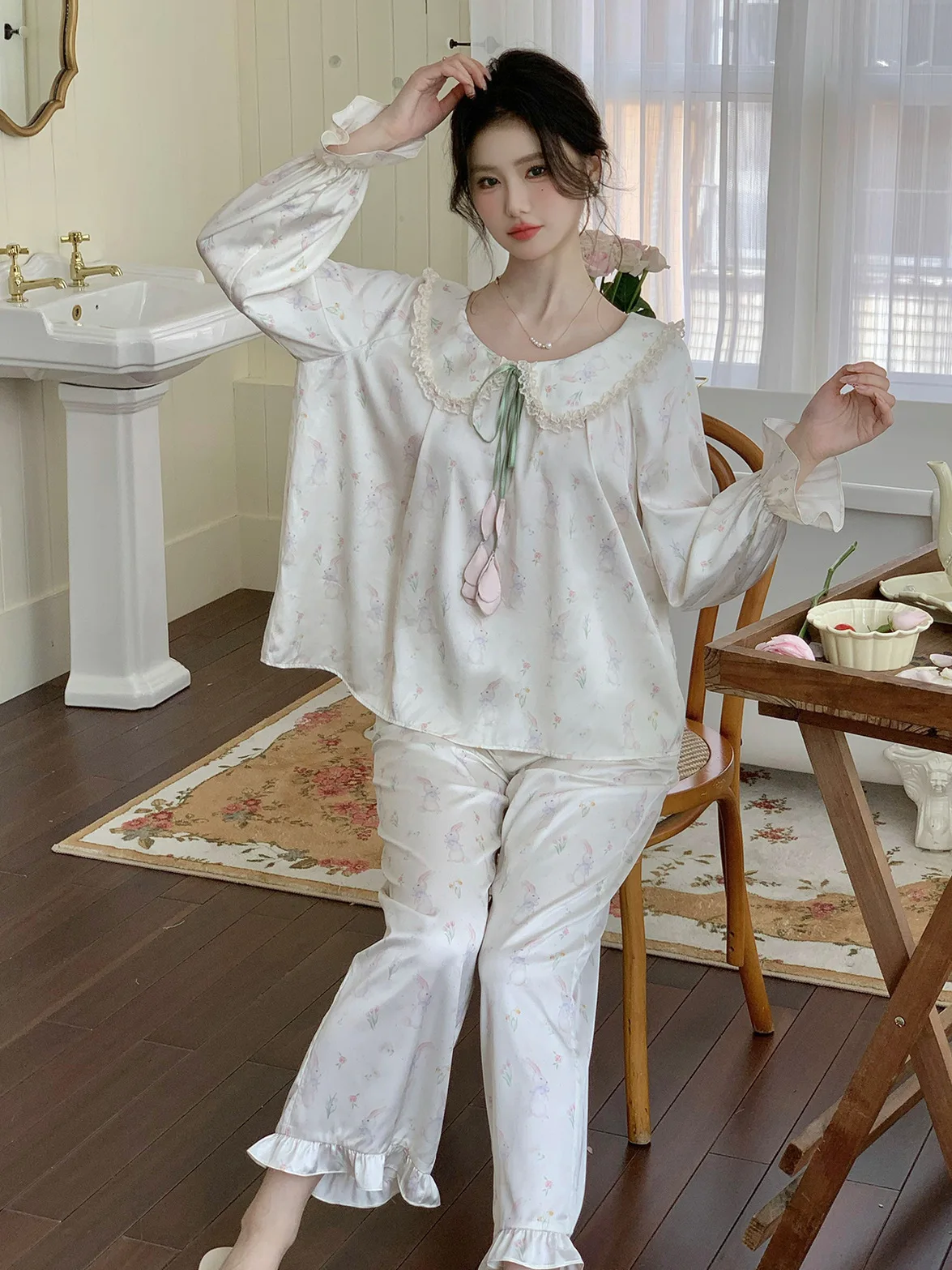 nouvel-ensemble-de-pyjama-en-soie-glacee-a-manches-longues-et-pantalon-long-imprime-doux-et-sexy-pour-femme-vetements-d'interieur-confortables-et-portables-a-l'exterieur
