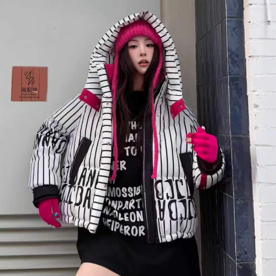 그래피티 레터 대비 색상 짧은 화이트 덕다운 재킷 여성용 겨울 신상 화이트 덕다운 루즈 스노우 파카 재킷