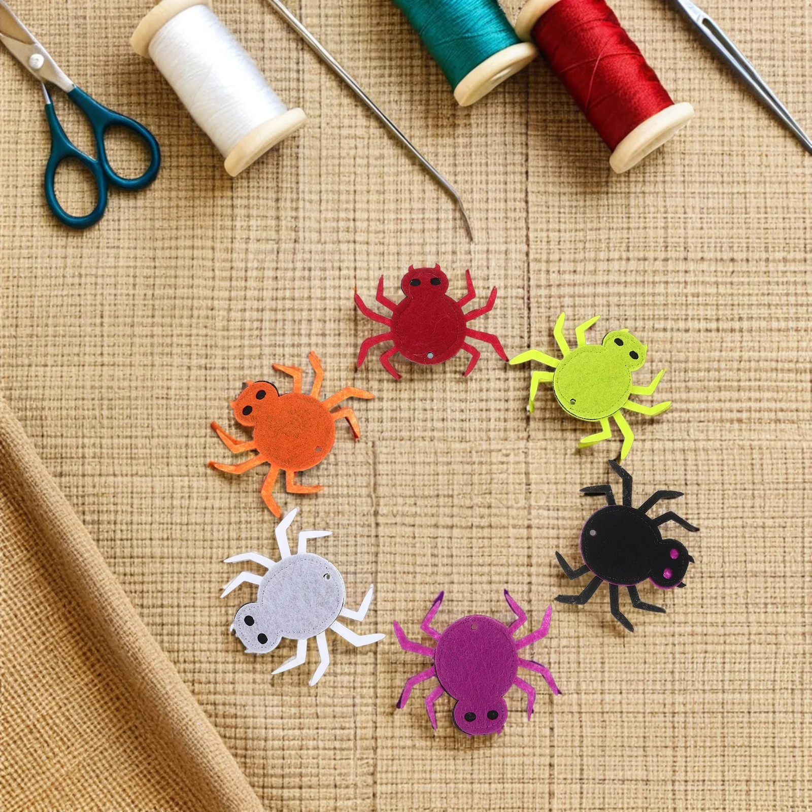 

24pcs Halloween Decorations Felt Spider Diy Craft Patches For Home Party Outdoor Use, Embroidered Applique For Clothing Backpack