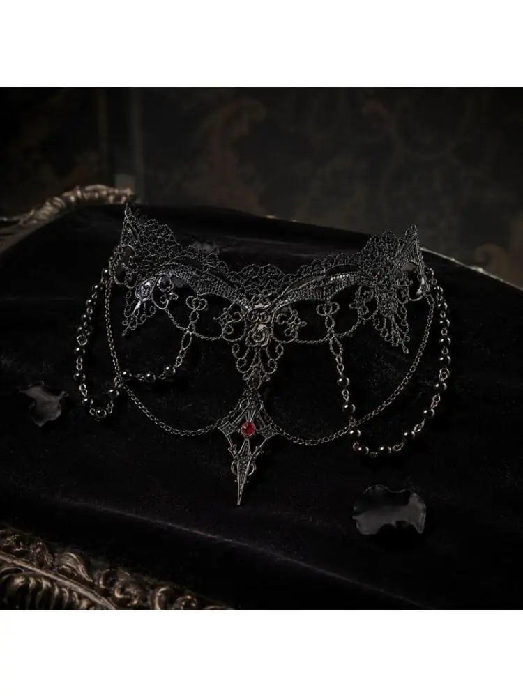 31BB Electroplated Alloy Chokers with a Gothic-Inspired Black Look, Creating a Defined Decorative Accent Along the Neckline