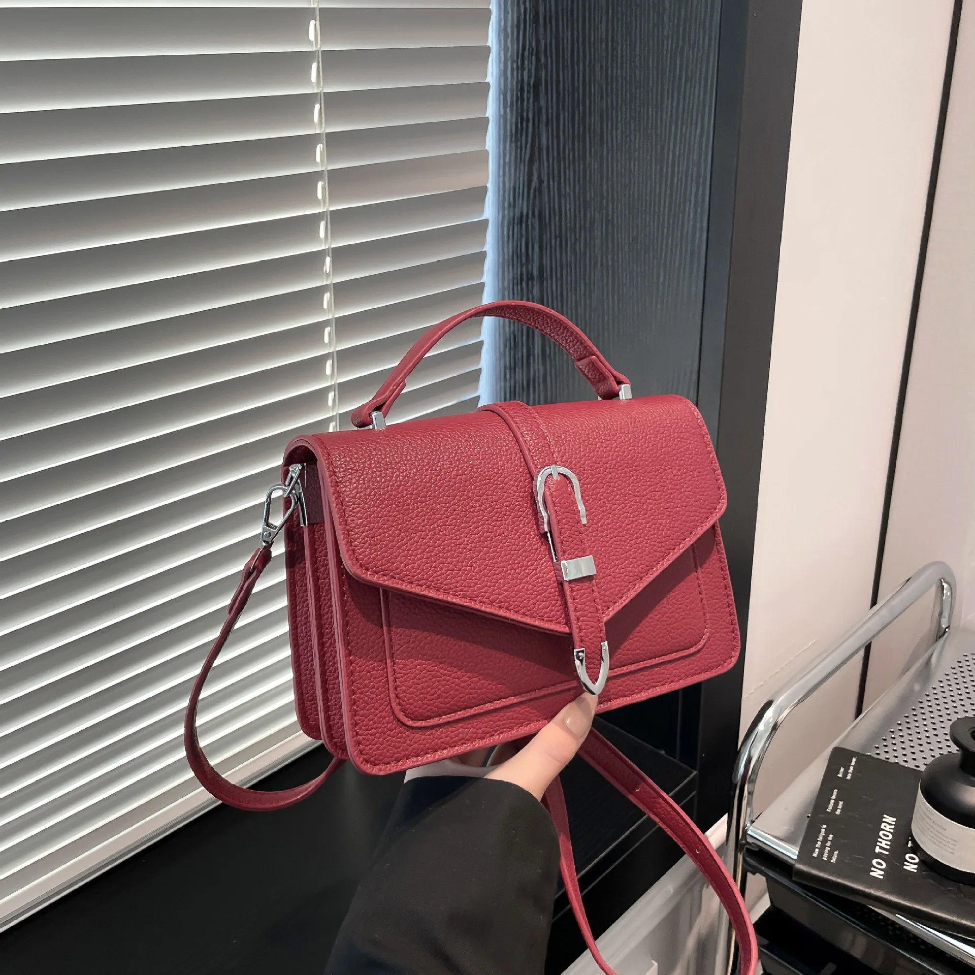 

2025 Cross-Border Vintage Shoulder Bag, Square Korean Style Fashion Square Bag, Cross Border Instagrammable