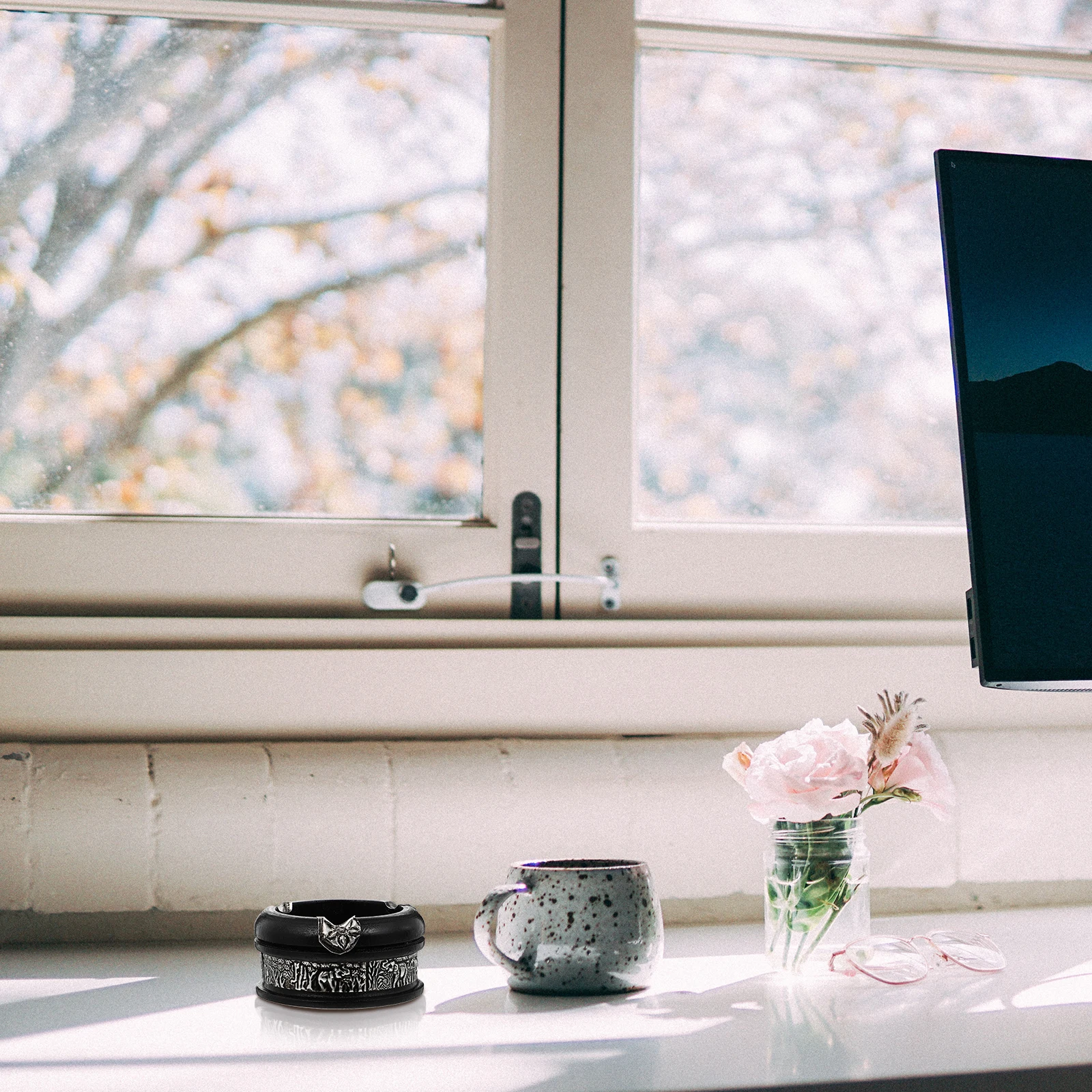 

Wooden Ashtray High Grade Materials Decorative Practical Groove Structure Smoke Ash Storage Home Bar Office Hotel