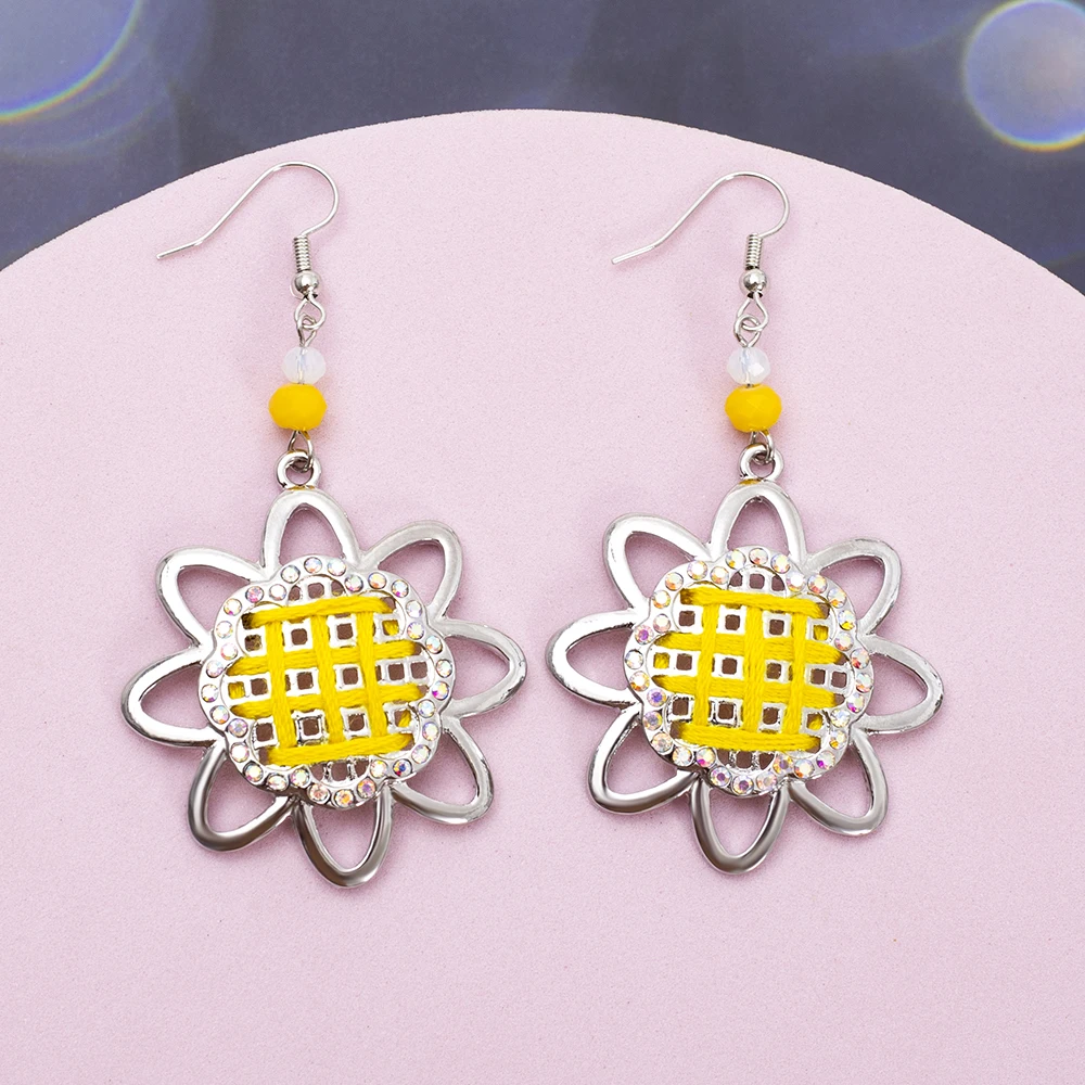 Hollowed Zinc Alloy Inlaid Rhinestone Vintage Sunflower Earrings For Women Handmade Sewn Trending Products Cute Girls Jewelry