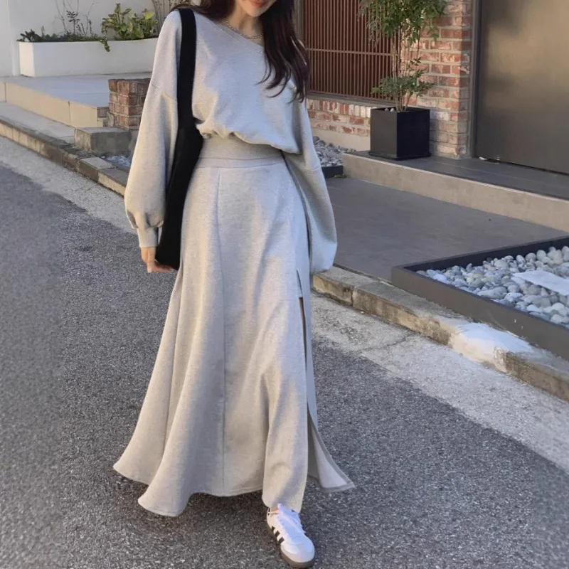 

2025 New Fall Loose CIC Fall and Winter Fashionable Off-the-Shoulder Short Sweatshirt Design Side Slit Large Swing Skirt Set