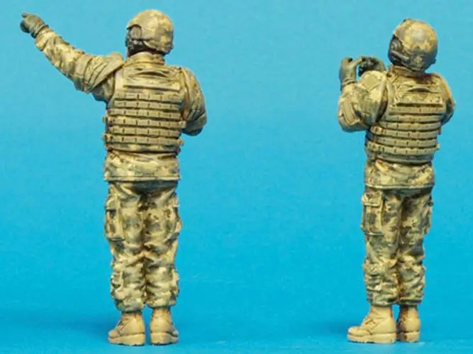 1/35  resin white model Armored Infantry Brigade Commander 2-man group needs to be hand-painted model