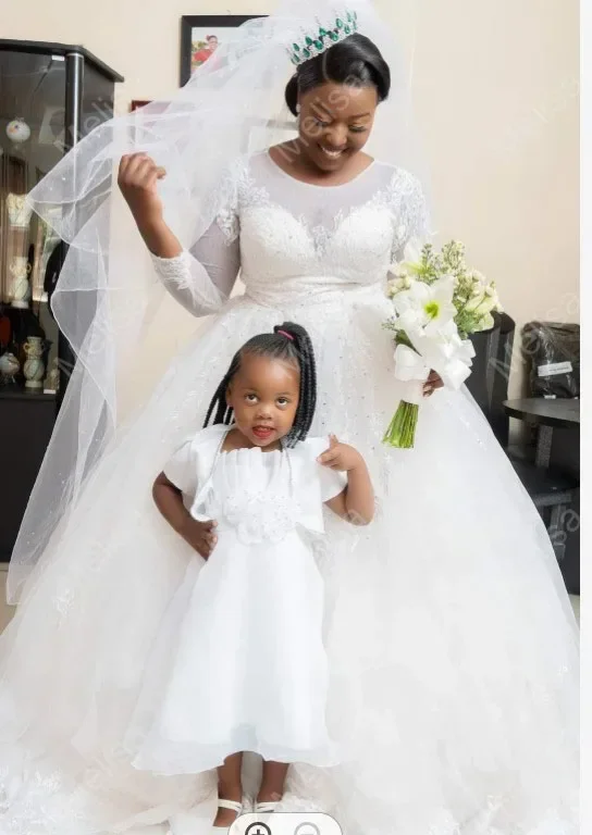 Customized Scoop Neckline Long Sleeves Lace Wedding Dresses Sweep Train Vestido De Noiva 2022 African Bridal Gowns