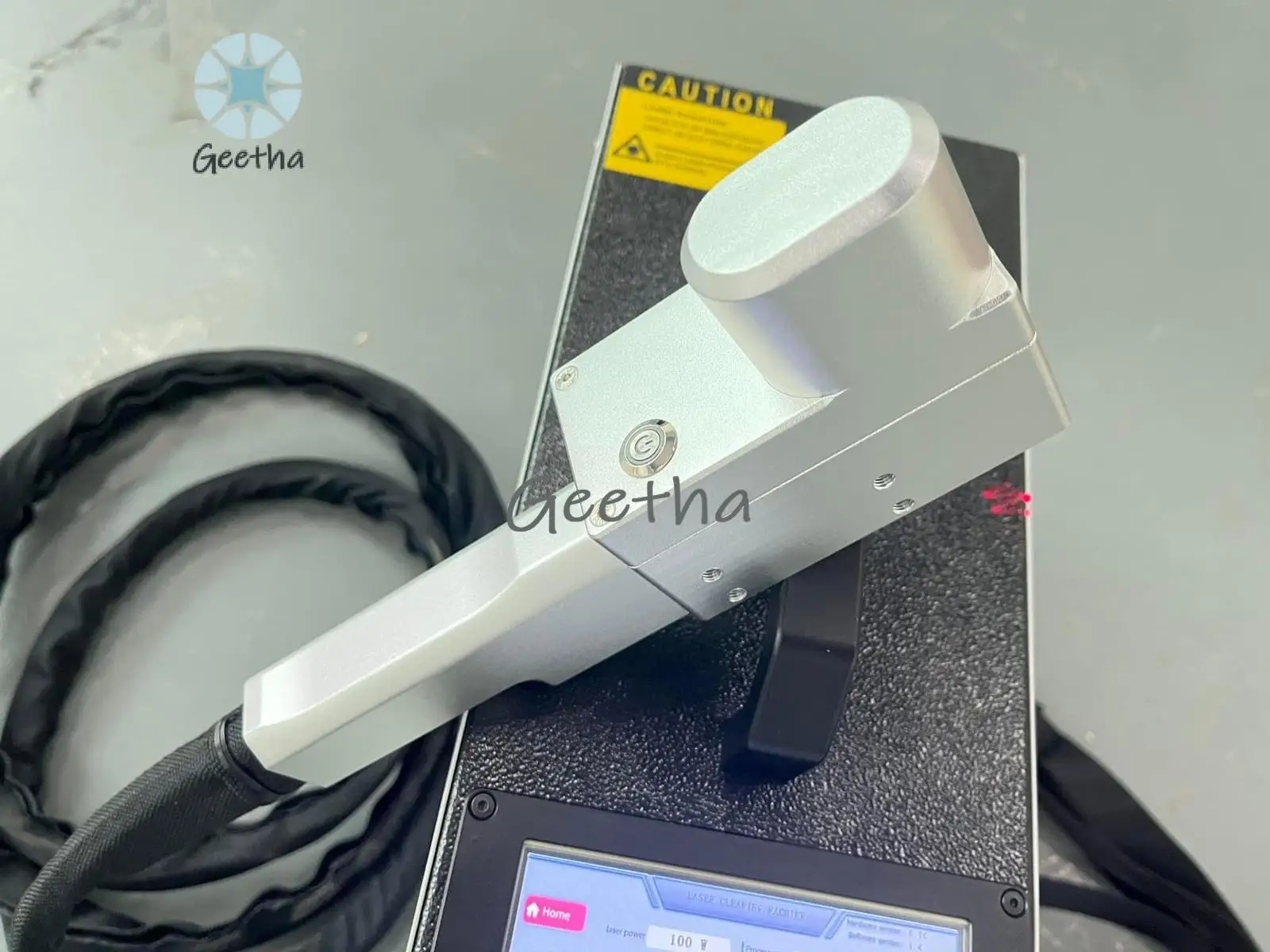 100W 200W 300W 500W 1000W Pulse Fiber Handheld Laser Cleaning Machine for Paint Rust Removal