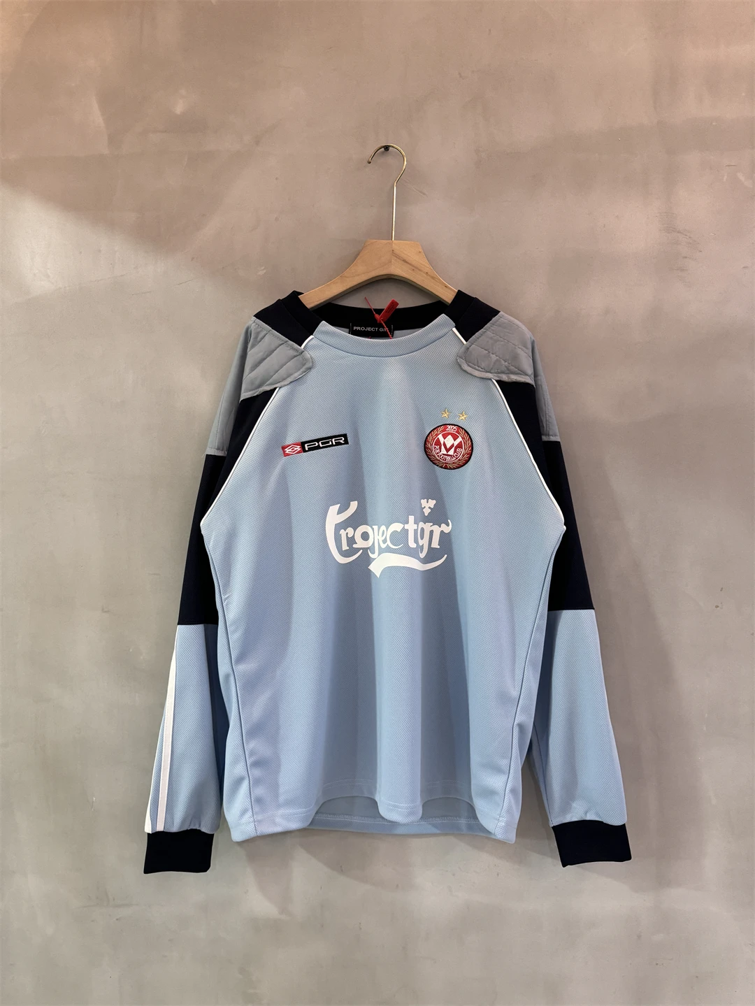 

Худи Ailz Project в американском ретро-стиле, с длинным рукавом, пэчворк, цифровая печать, с защитными вставками на плечах, в стиле бейсбольной куртки