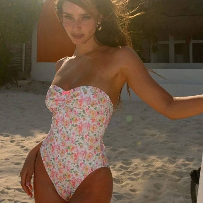 

Новый женский слитный купальник в европейском и американском стиле без бретелек с бантом и цветочным принтом, сексуальный и модный облегающий купальник