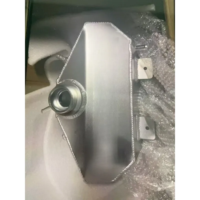 High quality Aluminum For Ford Mustang 2015 Coolant Radiator Expansion Water Overflow Tank FR3Z8A080A car accessories