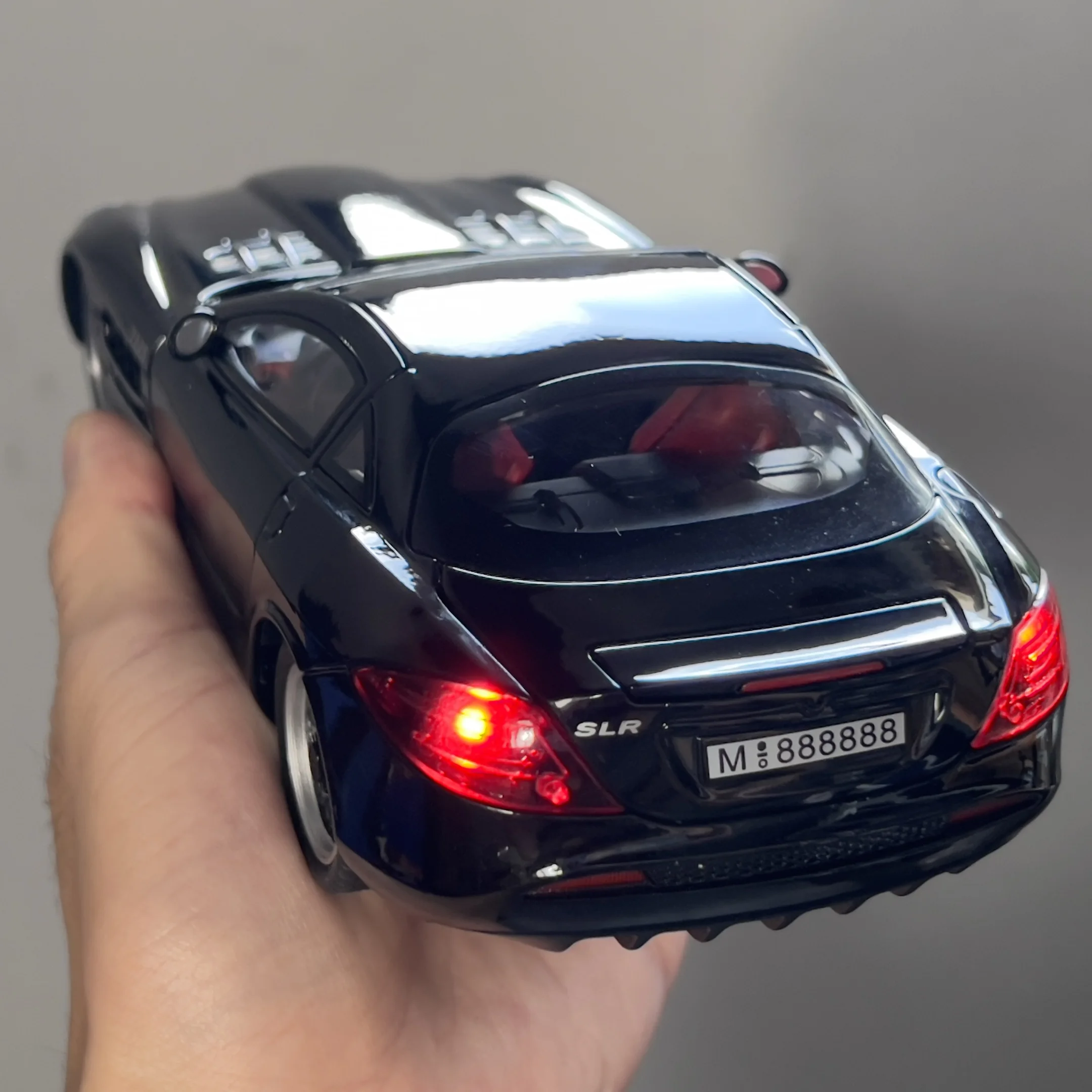 1:24 بنز SLR ماكلارين 722 S رودستر سبيدستر سوبركار سبيكة معدنية دييكاست نموذج سيارة الصوت والضوء لعبة أطفال قابلة للجمع
