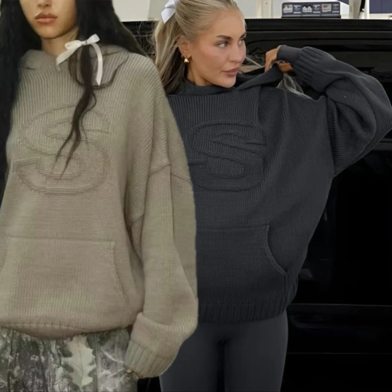 سترة سوداء فضفاضة بغطاء للرأس مفردة أوروبية أمريكية مشهورة مليئة بملمس حروف فريدة من نوعها عصرية ومتعددة الاستخدامات