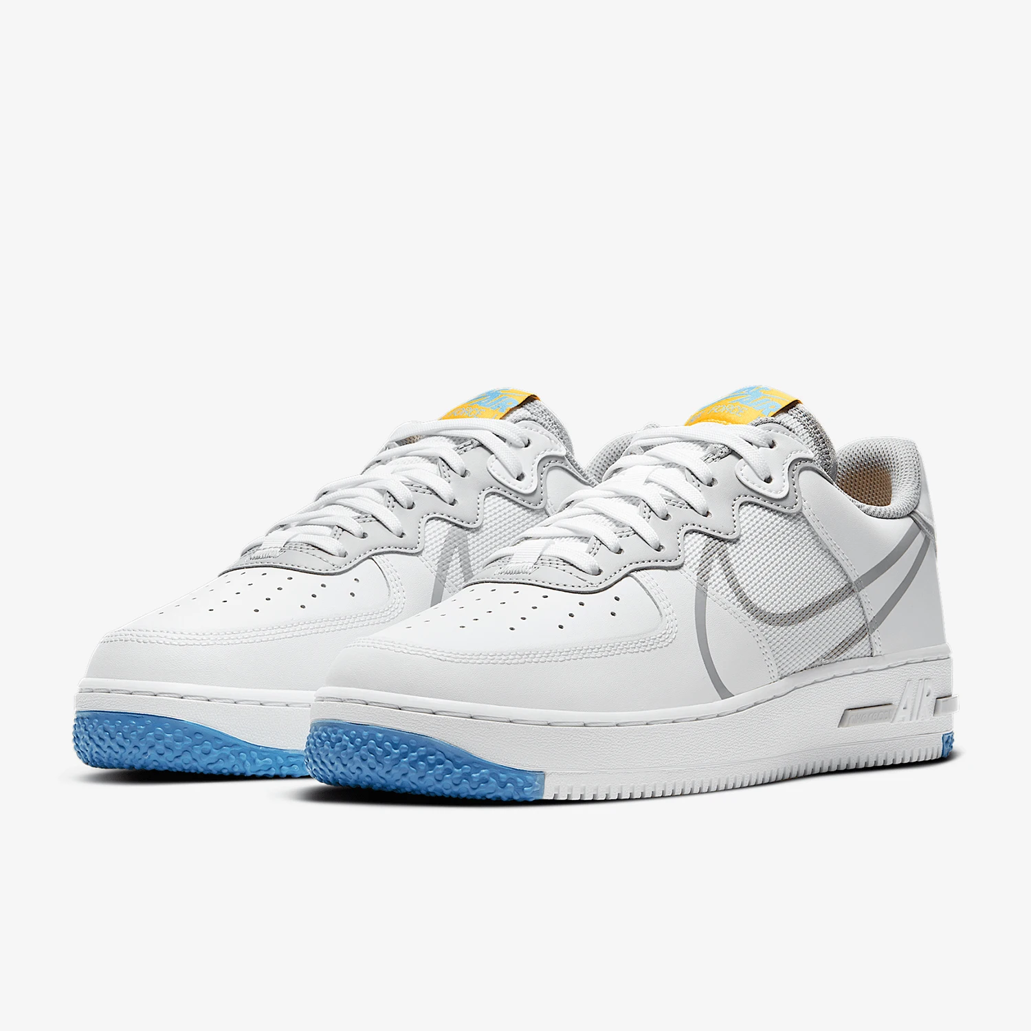 حذاء رياضي كاجوال للرجال من Nike AIR FORCE 1 REACT Air Force 1 CT1020-100