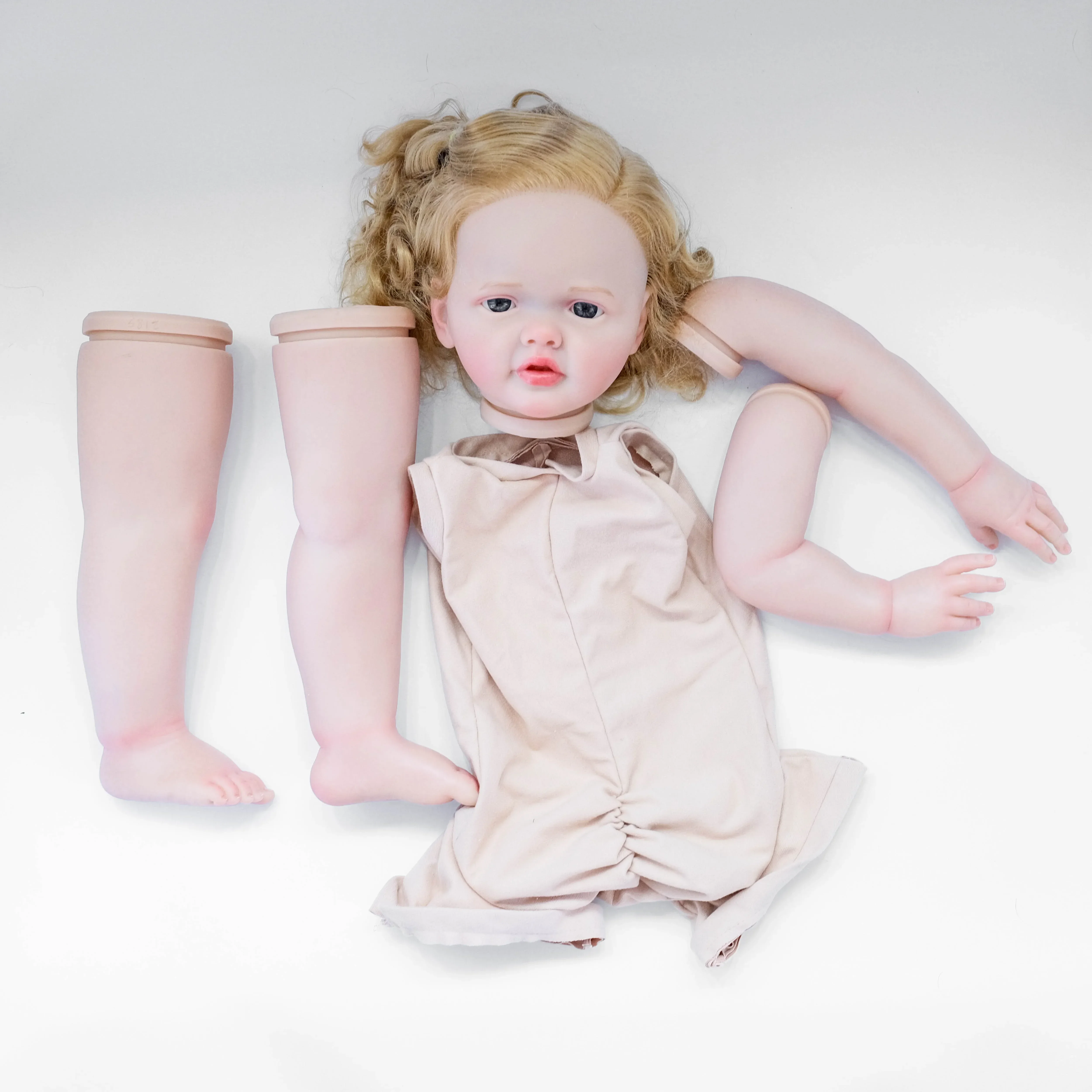 Zestaw do samodzielnego wykonania lalki NPK 28'' Betty, realistyczna lalka reborn, niezamalowana, z włosami wszczepianymi ręcznie.