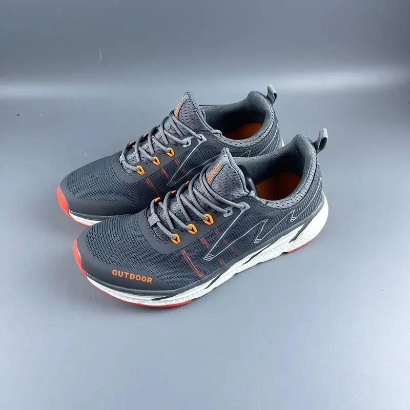 Summer 2025 breathable, comfortable, lightweight, high-quality trainers for couples.