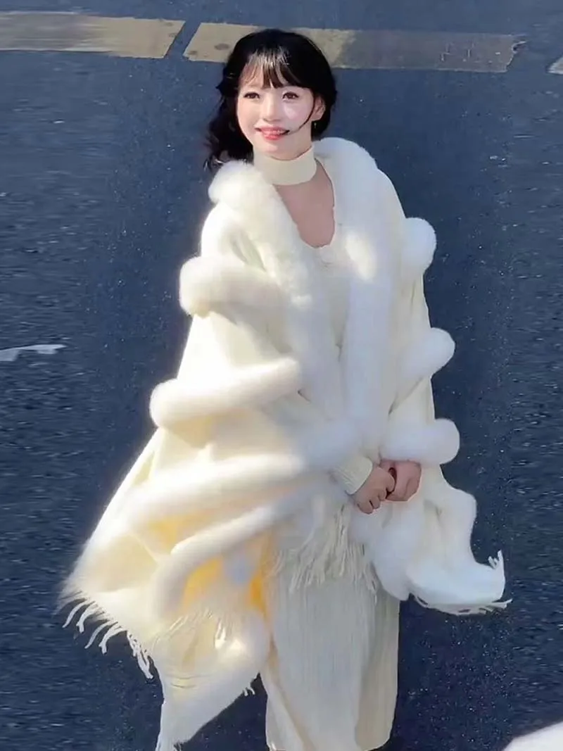 

Fashion Fairy 3 Layers Faux Fur Stripes Trims Cape Coat Women Autumn Winter Knit Cloak Long Loose Party Dress Wraps Outerwear