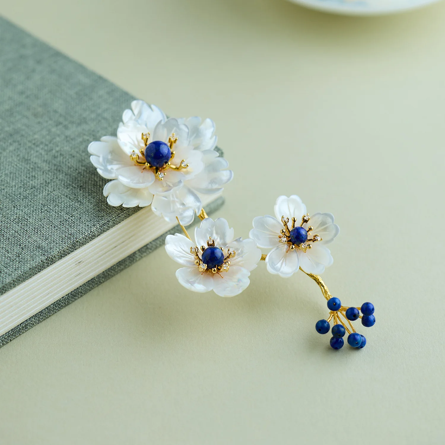 Chinese Style Brooch, Natural Lapis Lazuli & Shell Mother of Pearl Flower Lapel Pin Women Jewelry
