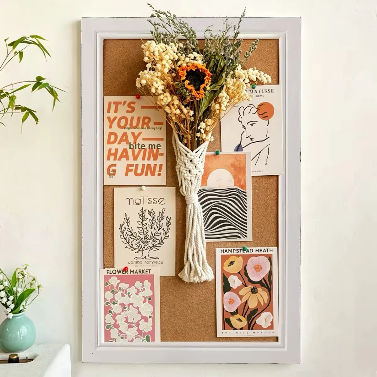 Vintage White Framed Cork Bulletin Board Wall Mounted Photo Memo Notice Pin Display Board for Home Office Kitchen Decor Pinboard