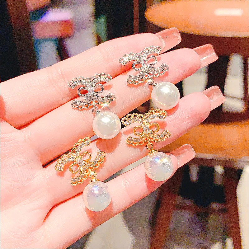 

Легкие роскошные серьги-гвоздики в европейском и американском стиле, простые и высококачественные французские серьги, антиаллергенные аксессуары для ушей