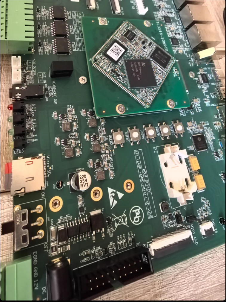 Scheda di sviluppo industriale Chuanlon Ruixin RK3562J: NPU domestico a 2 GHz Quad-Core A53 RK3568 a basso costo