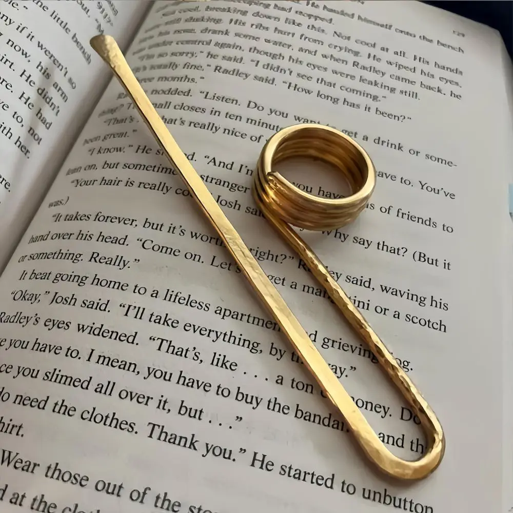 

Metal Book Holder Ring Bookmark Simple Light Weight Thumb Book Page Holder Portable Finger Ring Book Opener Holder