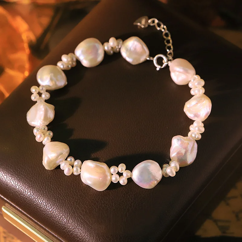 

Браслет из натурального жемчуга для женщин, роскошный универсальный браслет, элегантные украшения для рук из бисера, стильный аксессуар на запястье для повседневного ношения