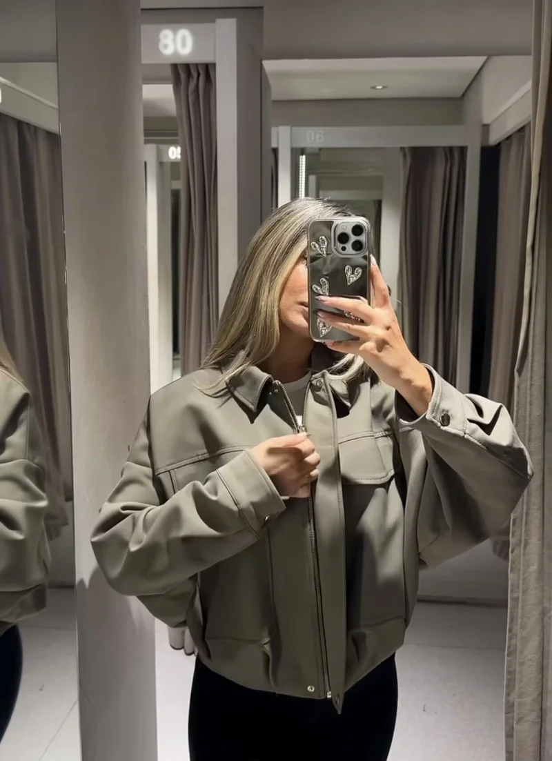 ETJ 2025 منتجات جديدة للربيع والخريف للسيدات سترة ذات طية صدر السترة مزخرفة بجيب كبير وحاشية مطوية نسخة فضفاضة سترة منفوخة