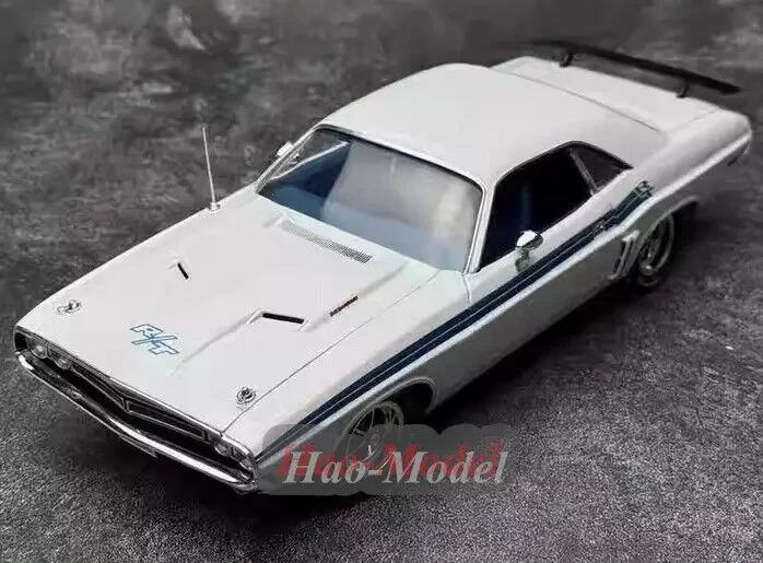 ACME 1/18 For Dodge Challenger R/T 383 Magnum 1971 Car Model Alloy Diecast Simulation Toy Birthday Gift Hobby Display Ornaments