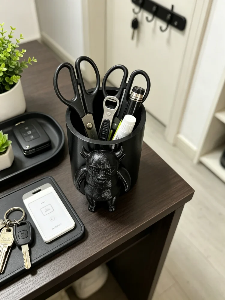 3D Little Devil Monster Figurine Pen Holder, Matte Black Large Capacity Pen Cup Desktop Organizer, Devil Calf Gothic Style Desktop Storage Container, Sturdy Solid Plastic Stable Base, Office Supplies Storage, Suitable for Home Office Area, Student Desk, Gaming Desk, Dark Cute and Quirky Desktop Decoration, Gothic Style Room Atmosphere Decor, Personalized Cool Desktop Accessories, Novelty Fun Stationery, Creative Gift Choice