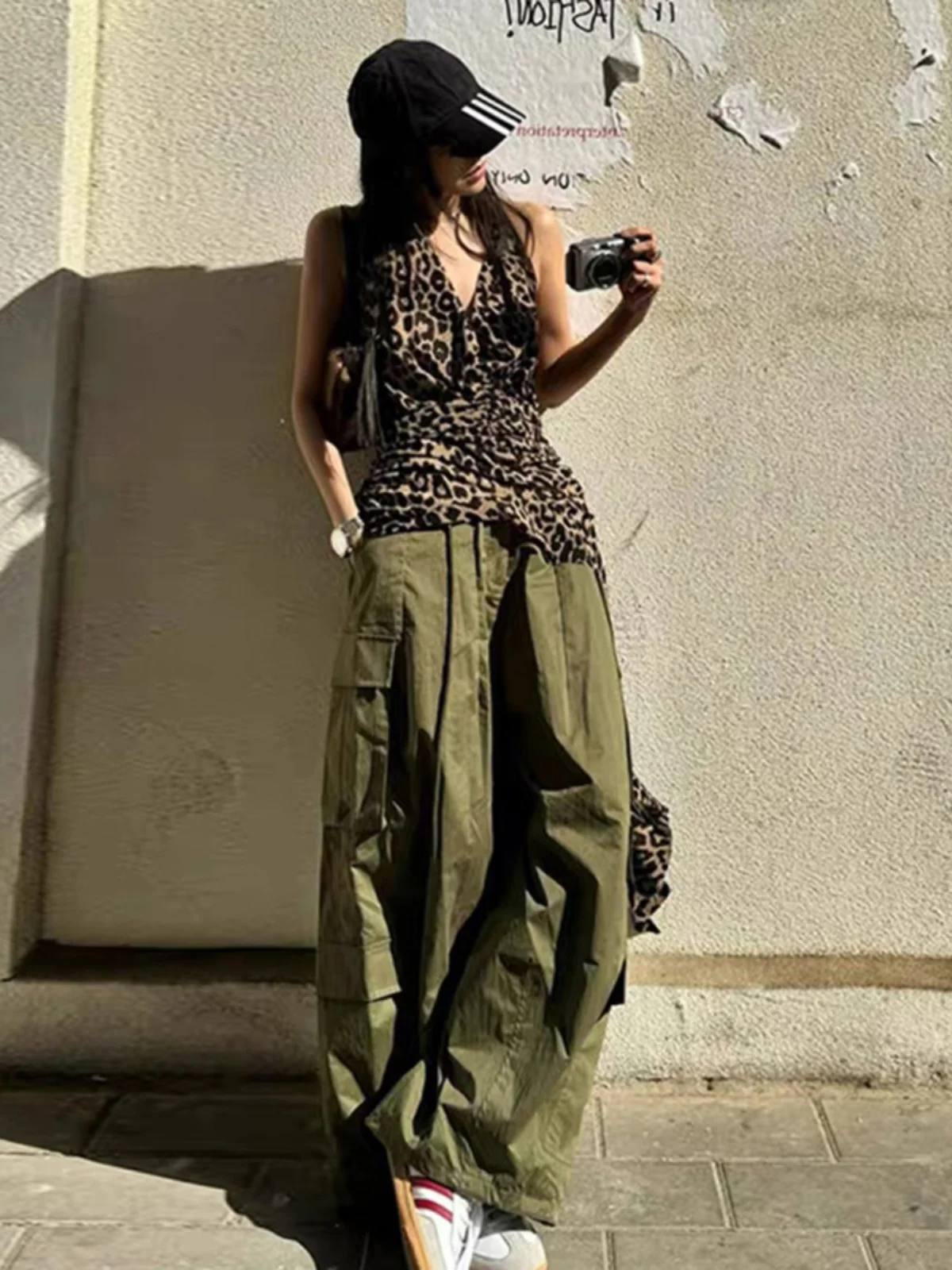 Weird Puss Modern R…