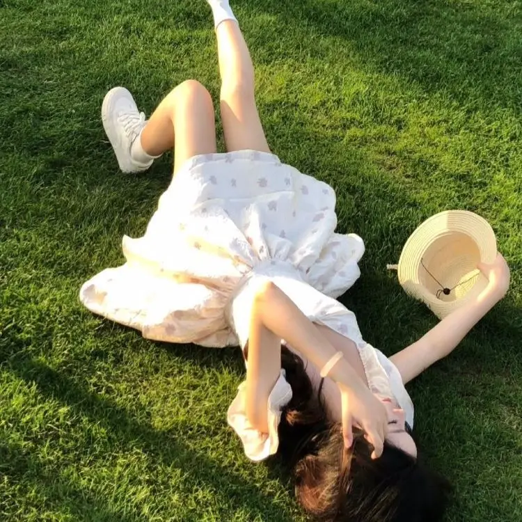 Dulce vestido de manga voladora Falda corta floral pequeña que abraza la cintura de hadas