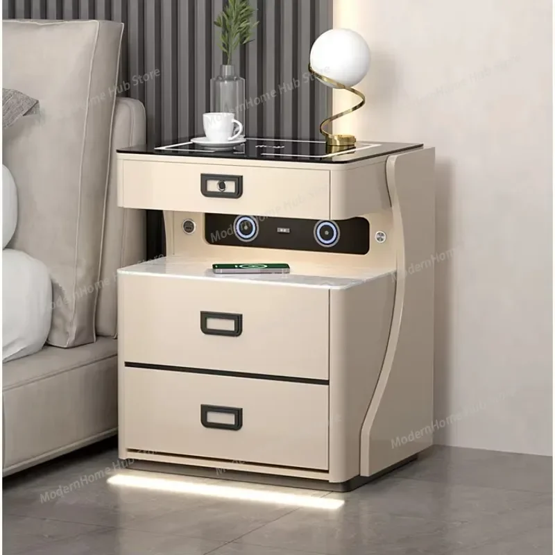 

Стильная умная прикроватная тумбочка с интегрированной простой и безопасной беспроводной зарядкой.