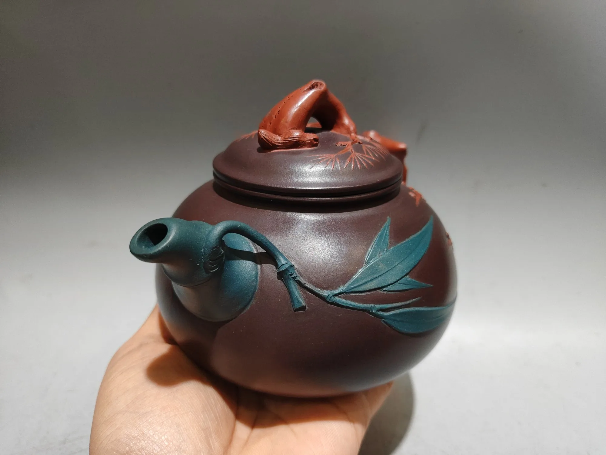 Yixing purple clay teapot Plum blossom pattern cover Bamboo leaf patterned teapot Kettle Teapot Pot Tea