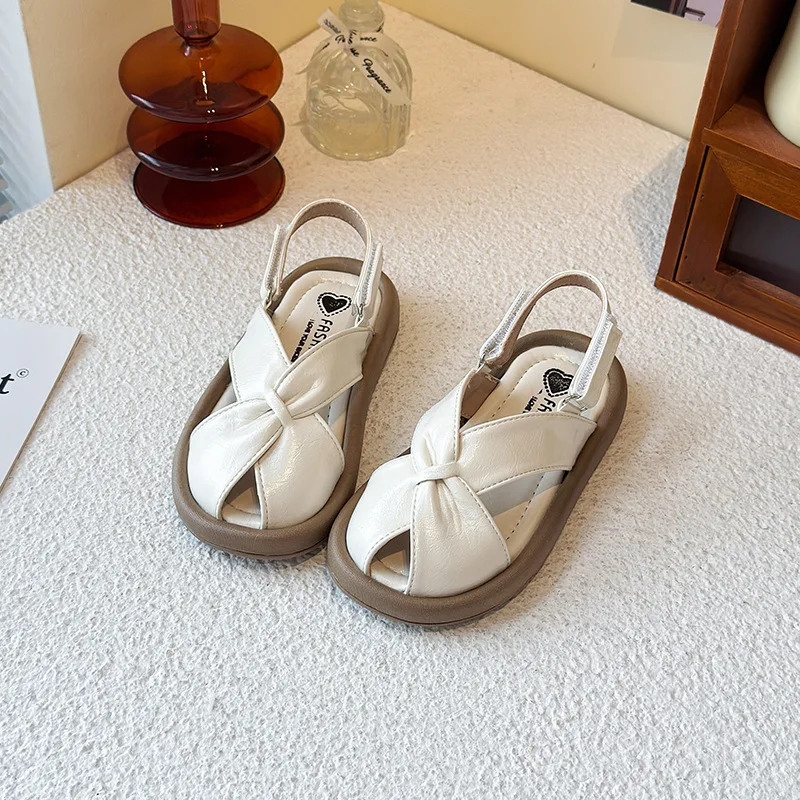 Girl Princess Sandals2026New Autumn Korean Edition Child Flat Shoe Fashionable Girl Anti Slip Travel Step Playing Water Sandals