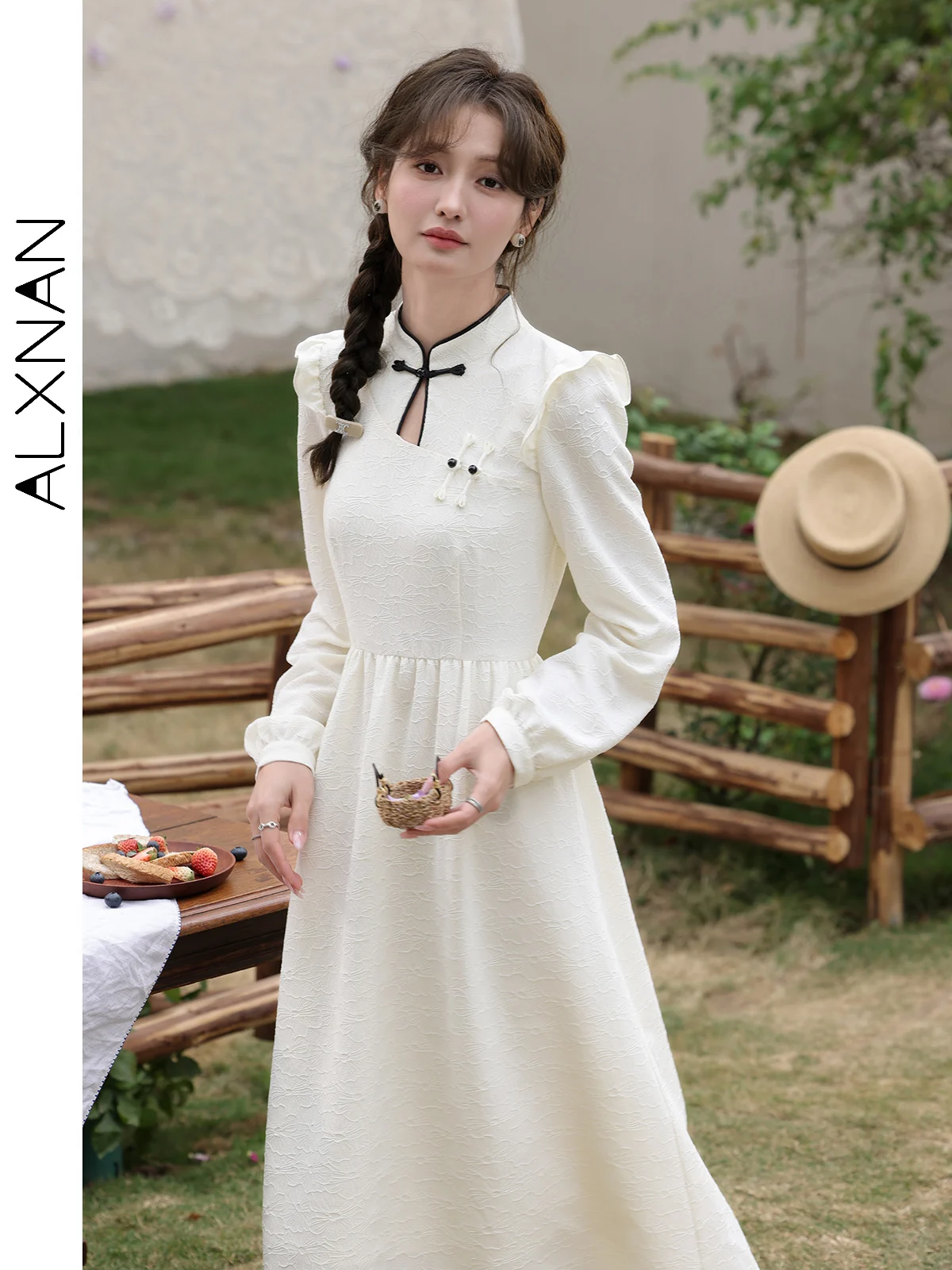 

ALXNAN White Long Dress Women 2025 Fall New Chinese Style Long Sleeve Dresses Elegant Casual Chic Buttons Ladies Clothing L33815
