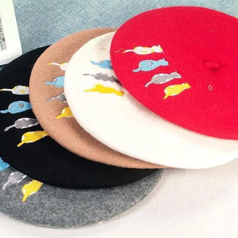 652F قبعة صغيرة ذات لون خالص، قبعة رسام مطرزة بأربع قطط، دافئة للمشي مع الكلاب #4